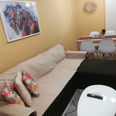 アパート Central Apartment